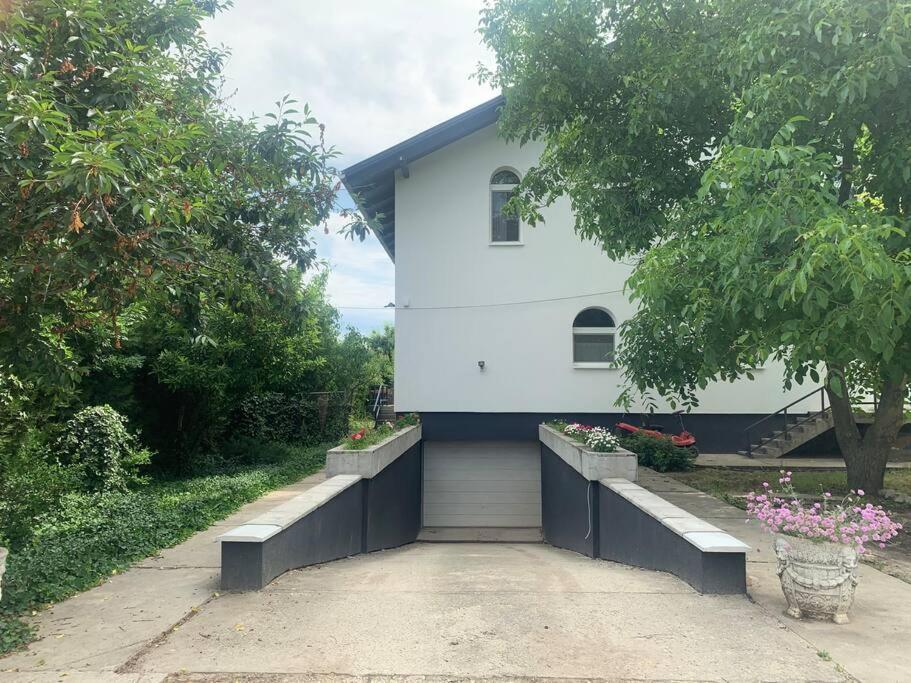 Erd - Csendes, Kenyelmes Csaladi Haz Apartment ภายนอก รูปภาพ