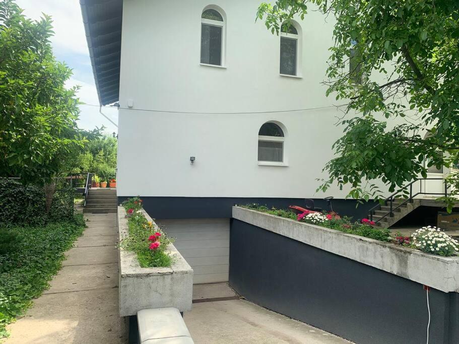 Erd - Csendes, Kenyelmes Csaladi Haz Apartment ภายนอก รูปภาพ